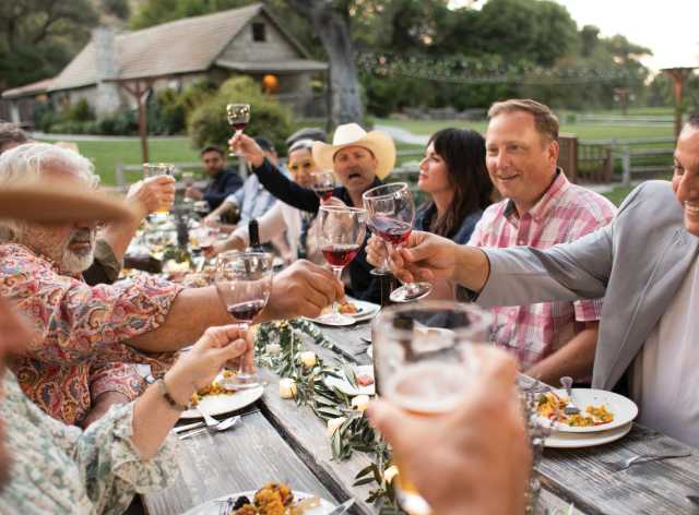 Group dining experience during custom tour arranged by Jitney Shuttle